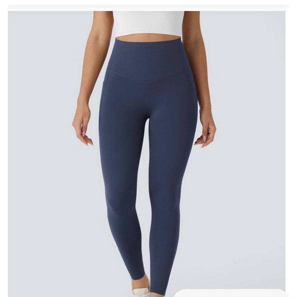 Halara High Waisted Crossover Scrunch Butt Leggings Navy Blue Size Large 7/8